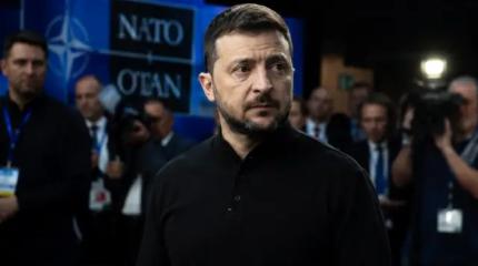 «Игра в кальмара» по-украински? Аналитики раскрыли смысл одежды Зеленского