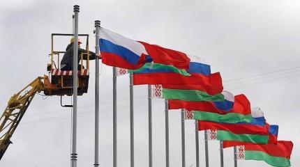 Конец «многовекторности»: остается ли у Лукашенко пространство для маневра?