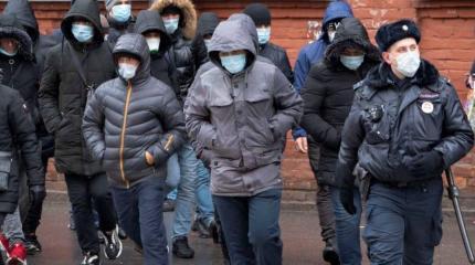 Если самоизоляция для мигрантов невозможна, она бесполезна и для остальных Если самоизоляция для мигрантов невозможна, она бесполезна и для остальных
