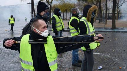 Протесты во Франции, эпизод шестой: по Макрону будут бить экономикой Протесты во Франции, эпизод шестой: по Макрону будут бить экономикой
