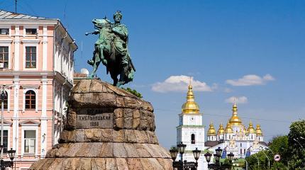Все Ленины на Украине снесены, на очереди памятники Хмельницкому Все Ленины на Украине снесены, на очереди памятники Хмельницкому