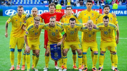 На матч с Польшей по футболу Украина выйдет в траурных повязках На матч с Польшей по футболу Украина выйдет в траурных повязках