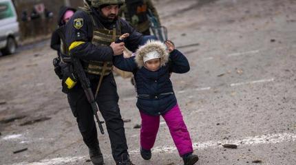 Украина угоняет донецких детей, чтобы отдать британским педофилам Украина угоняет донецких детей, чтобы отдать британским педофилам
