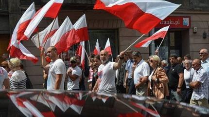 Антиукраинские митинги захлестнули Польшу Антиукраинские митинги захлестнули Польшу