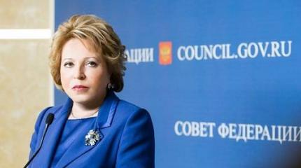 Господа сенаторы вцепились намертво в «проклятый Запад»: он им – дом родной Господа сенаторы вцепились намертво в «проклятый Запад»: он им – дом родной