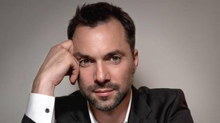 Актер Арестович: надо разделить Украину на автономии со своими армиями Актер Арестович: надо разделить Украину на автономии со своими армиями