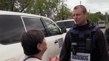 Крымчанка об ОБСЕ: «Сволочи! Желаю, чтобы ваши дети гибли, как гибнут наши» Крымчанка об ОБСЕ: «Сволочи! Желаю, чтобы ваши дети гибли, как гибнут наши»