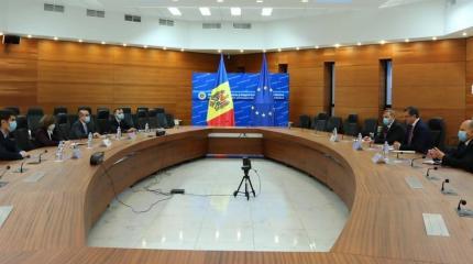 Бухарест рукоплещет Киеву: не останавливайтесь Бухарест рукоплещет Киеву: не останавливайтесь