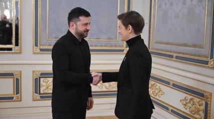 Ана Брнабич в Киеве: сразу на трёх стульях?