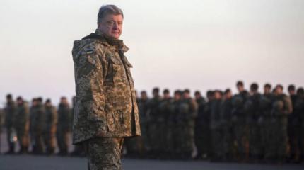 Порошенко во Львове спел гимн Украины перед Жюли Пайетт Порошенко во Львове спел гимн Украины перед Жюли Пайетт