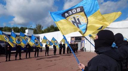 Под властью нацистов: Азов отстаивает свои права на Мариуполь Под властью нацистов: Азов отстаивает свои права на Мариуполь