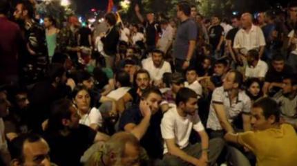 Майдан в Ереване? Или обычный протест обычных людей Майдан в Ереване? Или обычный протест обычных людей