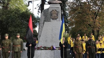 Памятник «покорителю Крыма» открыт в Киеве: Что не так с украинским героем Памятник «покорителю Крыма» открыт в Киеве: Что не так с украинским героем