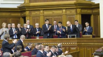 «Голые короли» Украины: Рада ищет спасения в перезагрузке правительства «Голые короли» Украины: Рада ищет спасения в перезагрузке правительства