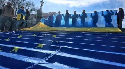 «Ласковое теля» Зеленский получил отлуп от обеих «мамок»