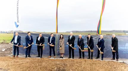 Монтаж-понтаж: в Литве снова хоронили Россию – порвали два баяна