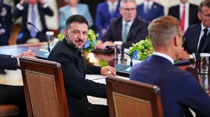 Под Зеленского построился весь преступный мир Украины Под Зеленского построился весь преступный мир Украины