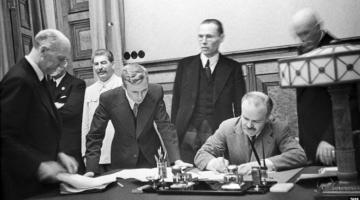 Договор с Германией в августе 1939 года Сталин подписал вынужденно