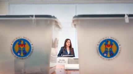 Молдавия раскололась: Официально перевес за Санду, но — минимальный