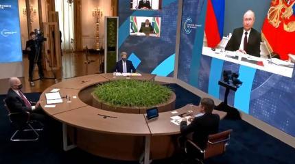 Странная реакция Блинкена на появление Путина на большом экране попала на видео Странная реакция Блинкена на появление Путина на большом экране попала на видео