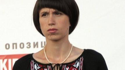 Миллионы «черной вдовы»: сумасшедшая депутатка нажилась на трупе мужа Миллионы «черной вдовы»: сумасшедшая депутатка нажилась на трупе мужа