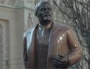 Снесли памятник Ленину в Киеве Снесли памятник Ленину в Киеве