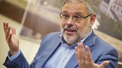 Хазин: «козни либералов» играют на руку Путину Хазин: «козни либералов» играют на руку Путину