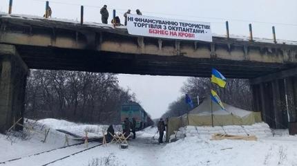 Порошенко готовит сюрприз боевикам блокирующим Донбасс Порошенко готовит сюрприз боевикам блокирующим Донбасс