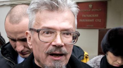 Лимонов отважил японцев от Курил: пристали, как банный лист к заднице! Лимонов отважил японцев от Курил: пристали, как банный лист к заднице!