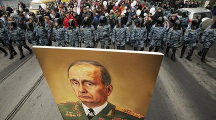 Путина на наших глазах превращают в «позднего Брежнева» Путина на наших глазах превращают в «позднего Брежнева»