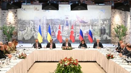 Переговоры с Украиной интересуют россиян