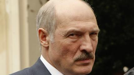 Хитрый Лукашенко «кинул» Киев и встал на сторону Москвы Хитрый Лукашенко «кинул» Киев и встал на сторону Москвы