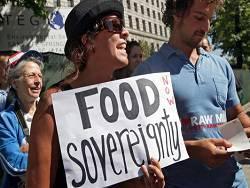 В США уничтожаются тонны продуктов, но СМИ молчат об этом В США уничтожаются тонны продуктов, но СМИ молчат об этом