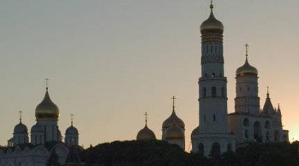 Транзит власти начался, гвардия уступает Кремль хозяйственникам Транзит власти начался, гвардия уступает Кремль хозяйственникам