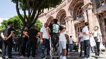 В Армении назревает помидорная революция