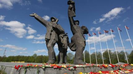 Решение по сносу памятника Освободителям в Риге: Сейм испугался внимания РФ Решение по сносу памятника Освободителям в Риге: Сейм испугался внимания РФ