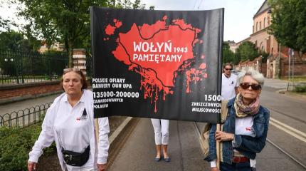 От польско-украинского спора о Волынской резне несёт нацизмом за версту От польско-украинского спора о Волынской резне несёт нацизмом за версту