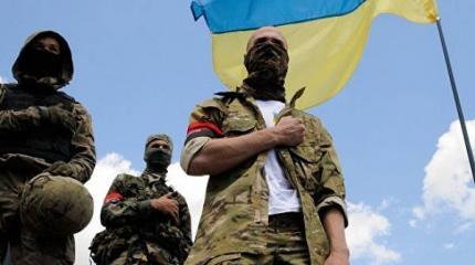 Война на Донбассе начала поглощать всю Украину Война на Донбассе начала поглощать всю Украину