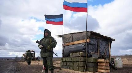 Пока Зеленский цепляется за Донбасс, он действует на стороне России