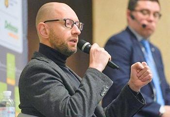 «Брутальный Арсений»: Яценюк возвращается в политику «Брутальный Арсений»: Яценюк возвращается в политику