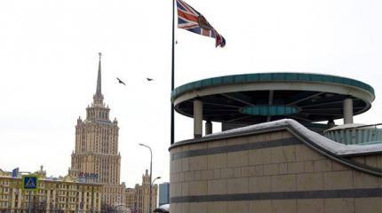 Запад должен боготворить Путина за его деликатность