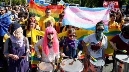 США украинским нацистам: Убивайте русских, но педиков не трогайте США украинским нацистам: Убивайте русских, но педиков не трогайте