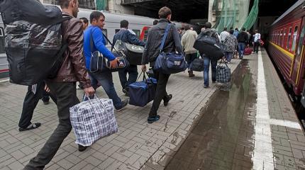 Бегство от «гидности»: Разочарованные украинцы массово переезжают в Россию Бегство от «гидности»: Разочарованные украинцы массово переезжают в Россию