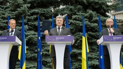 В Брюсселе раскусили "хитрый план" Порошенко пролезть в ЕС В Брюсселе раскусили "хитрый план" Порошенко пролезть в ЕС