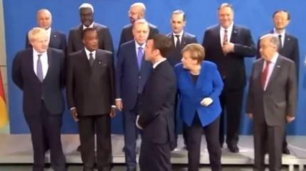 Появилось видео, как мировые лидеры «потеряли» Путина и растерялись Появилось видео, как мировые лидеры «потеряли» Путина и растерялись