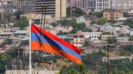 Стулья разъезжаются, но Армения не хочет определяться