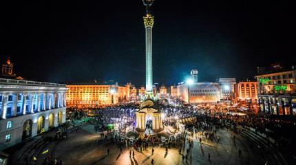 Украина: как старуха у разбитого корыта, никому не нужна