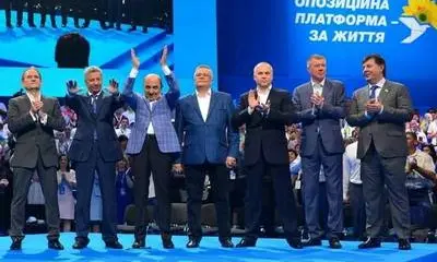 Соратники Медведучка взяли в руки оружие, чтобы стрелять в русских Соратники Медведучка взяли в руки оружие, чтобы стрелять в русских