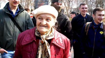 Киевлянка открыто заявила о своей любви к Путину, смотря в лицо патриотам Киевлянка открыто заявила о своей любви к Путину, смотря в лицо патриотам