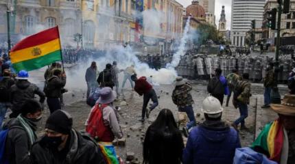 Боливия взорвалась протестами: уличные войны связали с Илоном Маском
